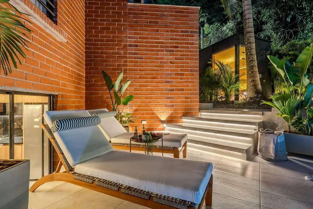Casa Luxe - Cold Plunge, Sauna, Pool, & Jacuzzi! Villa Medellin