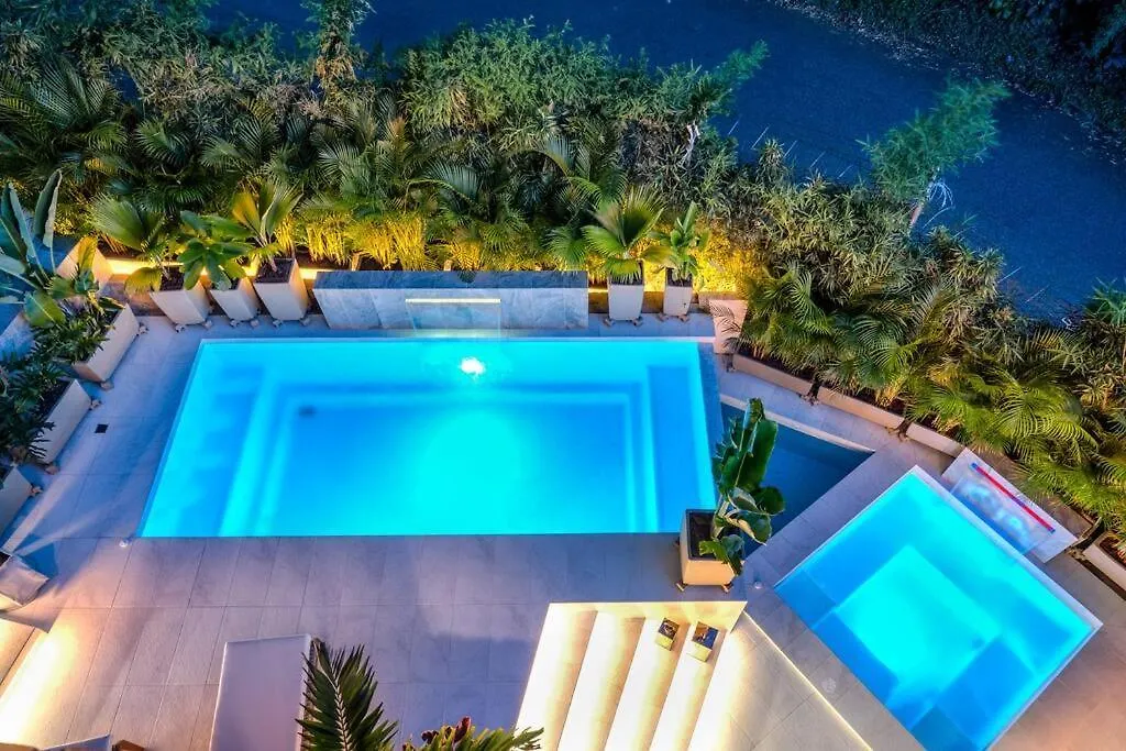 Casa Luxe - Cold Plunge, Sauna, Pool, & Jacuzzi! Villa Medellin Colombia