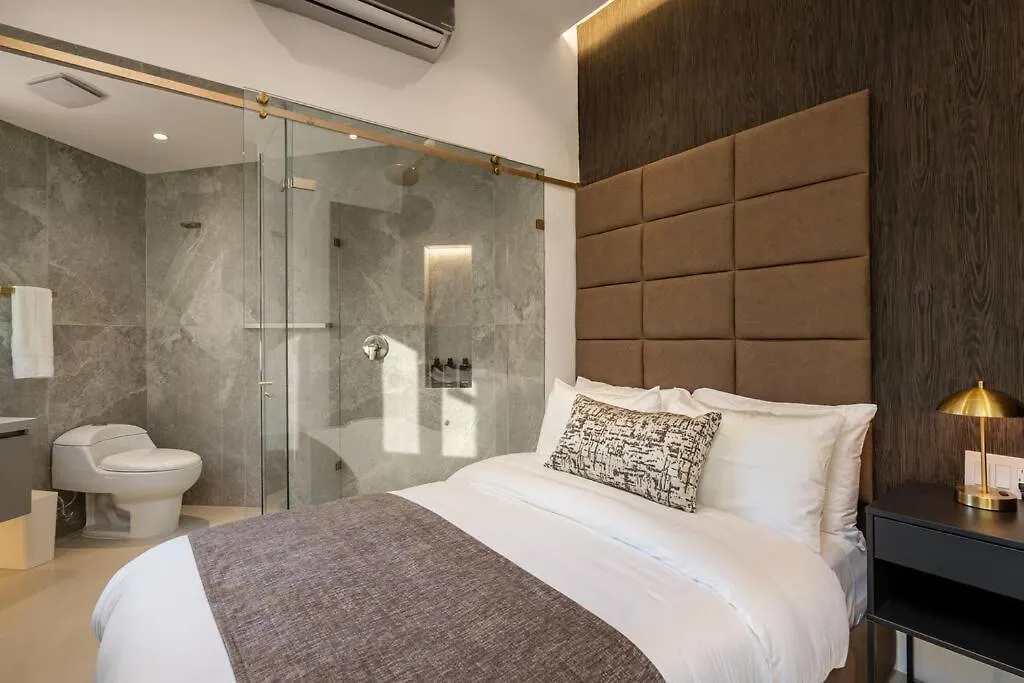 Casa Luxe - Cold Plunge, Sauna, Pool, & Jacuzzi! Villa Medellin 0*,  Colombia