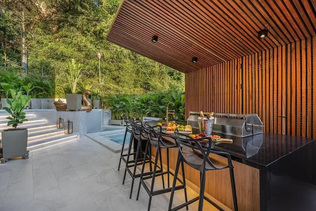 Casa Luxe - Cold Plunge, Sauna, Pool, & Jacuzzi! Villa Medellin 0*,  Colombia