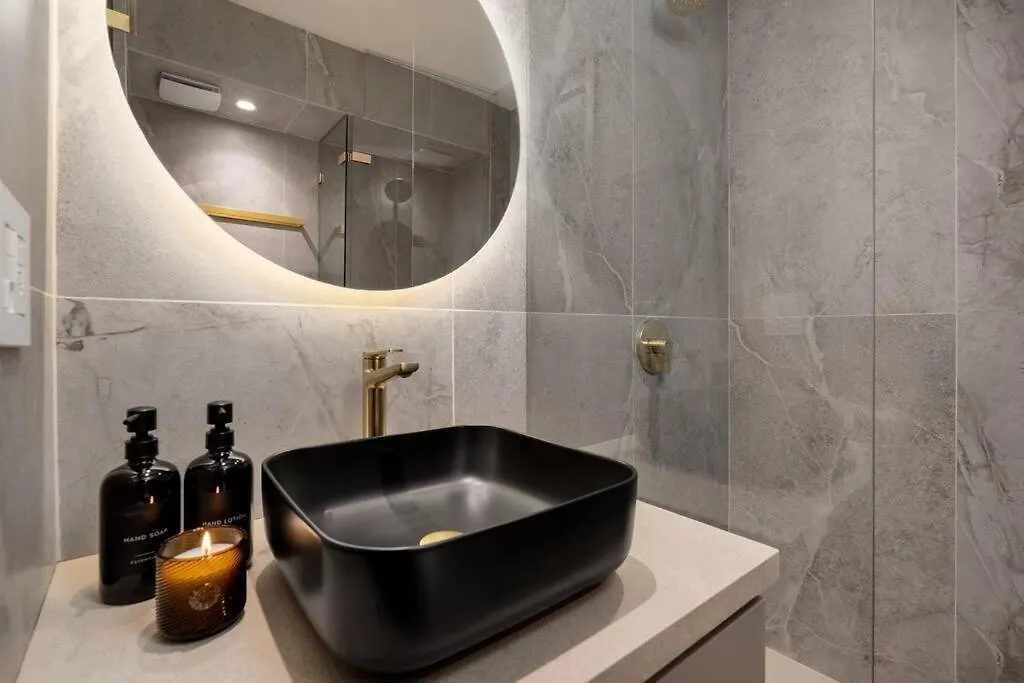 Casa Luxe - Cold Plunge, Sauna, Pool, & Jacuzzi! Villa Medellin