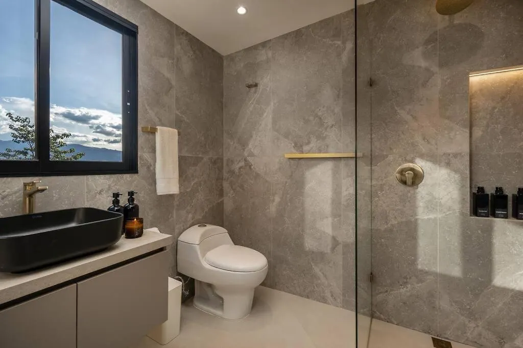 メデジン Casa Luxe - Cold Plunge, Sauna, Pool, & Jacuzzi!ヴィラ