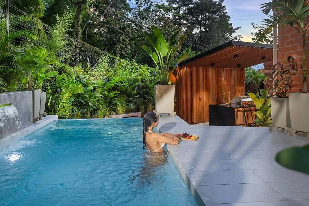 ヴィラ メデジン Casa Luxe - Cold Plunge, Sauna, Pool, & Jacuzzi!ヴィラ
