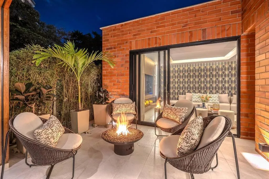 Casa Luxe - Cold Plunge, Sauna, Pool, & Jacuzzi! Vila Medellín Villa
